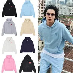 Streetwear-Hoodie mit Herzstickerei