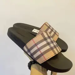 Badesandalen mit Logo