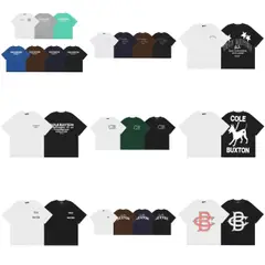 T-Shirt mit kleinem Schriftzug-Aufnäher