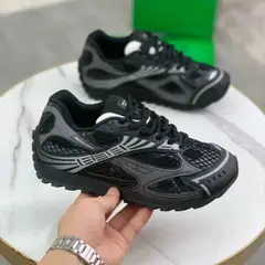 Retro-Sneaker mit Mesh und Plateausohle